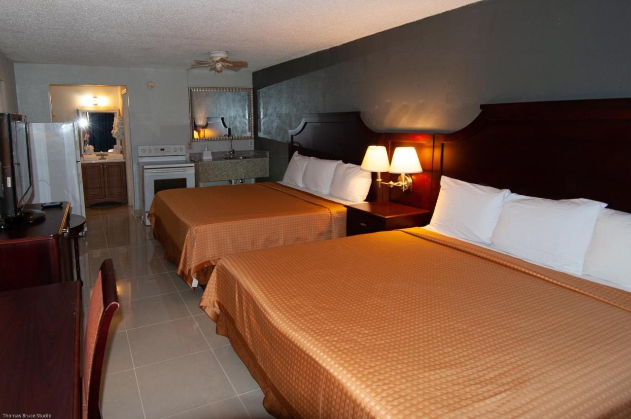 Express Inn & Suites - 5 Miles From St Petersburg Clearwater Airport 외부 사진